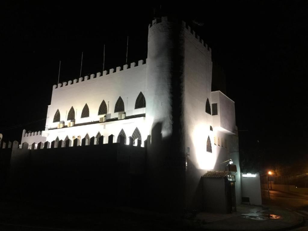 Hostal El Castillo Alcalá de Guadaira Exteriér fotografie